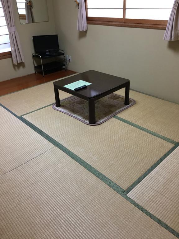 Pension Mitomo Kusatsu  Esterno foto